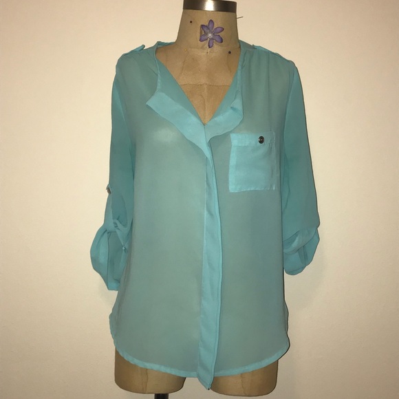 Clothing and shoes - Picture 4 of 7